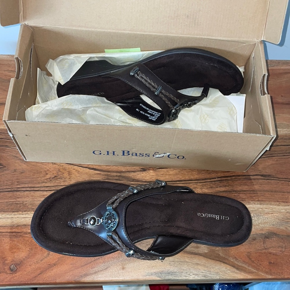 Brand new never worn brown women G.H bass & co. Sandles